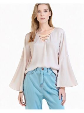 Belle & Sky NWT Women’s Pink Bell Sleeve Blouse Size L